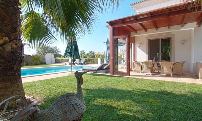 Almancil Villa | Luxury Family Retreat with Private Pool – Quinta do Lago Villa 1039