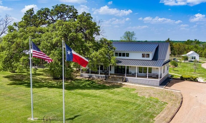 Round Top Other | Luxury Farm Rental in Round Top!