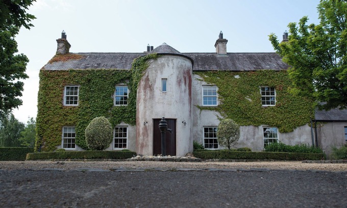 Hillsborough Other | Luxury Farmhouse on 16 Acres | Lake, Bar, Trails | Near Belfast | Sleeps 16+