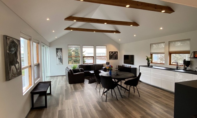 Reykholt House | Luxury farmhouse w/hot tub