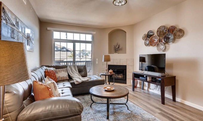 Englewood Condo | LUXURY FURNISHED CONDO NEAR DTC, DISH NETWORK, & CENTENNIAL AIRPORT