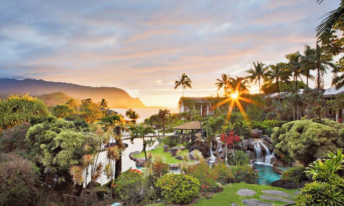 Princeville Hotel | Luxury Getaway in Princeville! Swimming Pool, Full Kitchen!