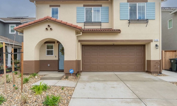 Manteca House | Luxury Golf Course Retreat With Stunning Views Of Fairway & Ponds