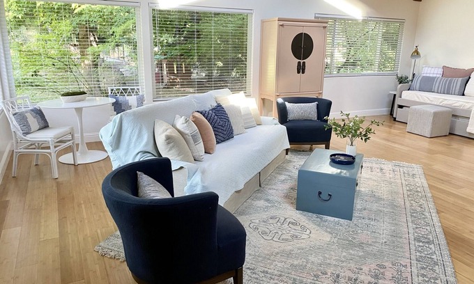 Chico House | Luxury Guesthouse w/Jacuzzi Tub for Two