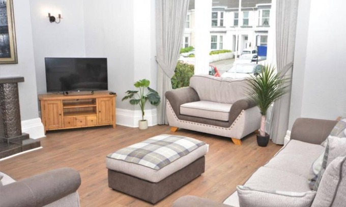 Southport House | Luxury Holiday House in Southport Victoria House