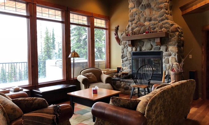Silver Star Mountain House | Luxury Home on The Knoll - TV room with Snooker table & private hot tub