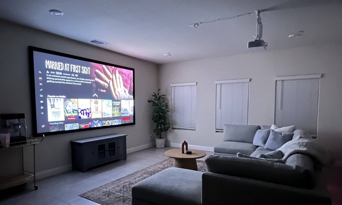 Merced House | Luxury home 120” theater, near park and UC, 中文