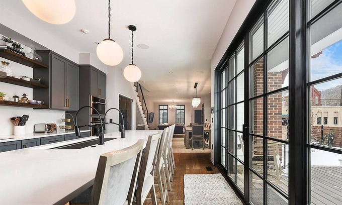 East Allegheny House | Luxury Home ★ Amazing Yard ★ Firepit ★ 2 Rooftop Decks