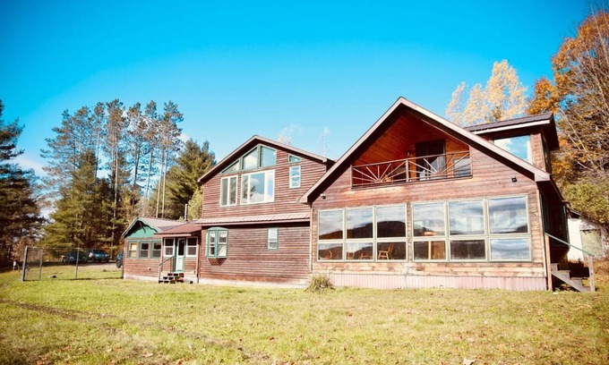 Town of Morehouse Cabin | Luxury Home near Hiking, Hunting, Snowmobiling
