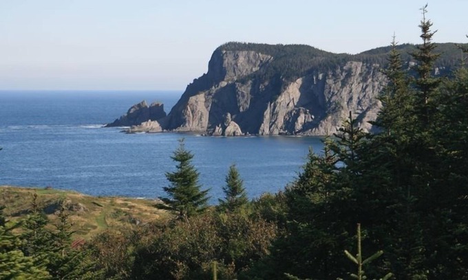Brigus South House | Luxury Home Near La Manche and Cape Broyle with Spectacular Ocean Views