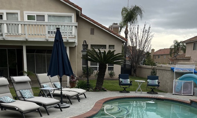 Corona House | Luxury home Pool￼ Spa BBQ Island 4Bd 3bath