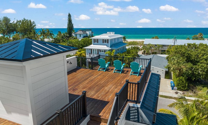 Ilexhurst House | Luxury Home with a Rooftop Deck, Pool, and Putting Green!