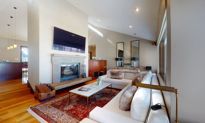 Edwards House | Luxury home with private hot tub - mountain views, gourmet kitchen & fireplace