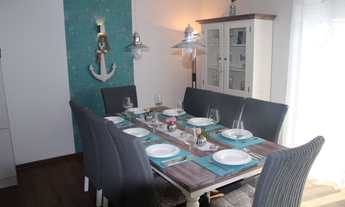 Nordseebad Burhave House | Luxury house, fireplace, whirlpool, sauna, playroom, beach chair, garden, 8 adults & baby