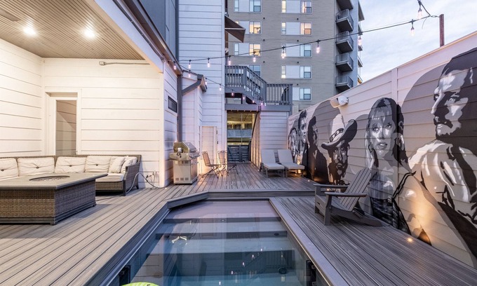 Edgehill House | Luxury House |Heated Pool| Gulch |Walk Anywhere!