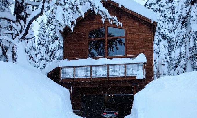 Truckee House | Luxury house w/3 Master Suites, Chefs Kitchen, Tahoe Donner