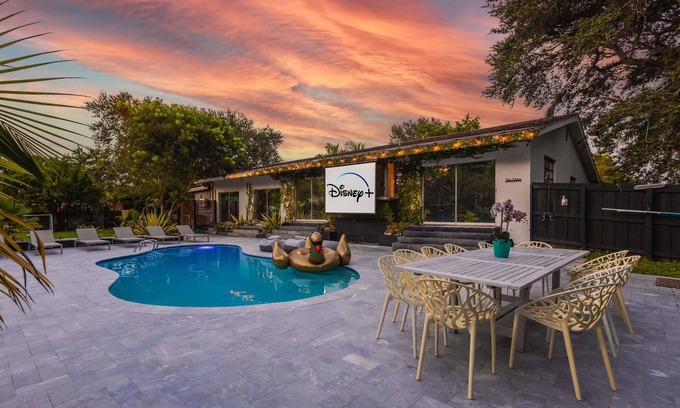 Golden Glades Villa | Luxury Jungle Paradise with Heated Pool, BBQ, Soccer