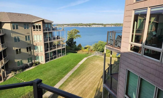 Spirit Lake Condo | Luxury Lakeside Bridges Bay Condo