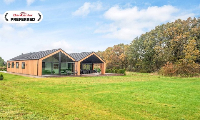 Ansager House | Luxury Lakeside Retreat - By Traum Ferienwohnungen