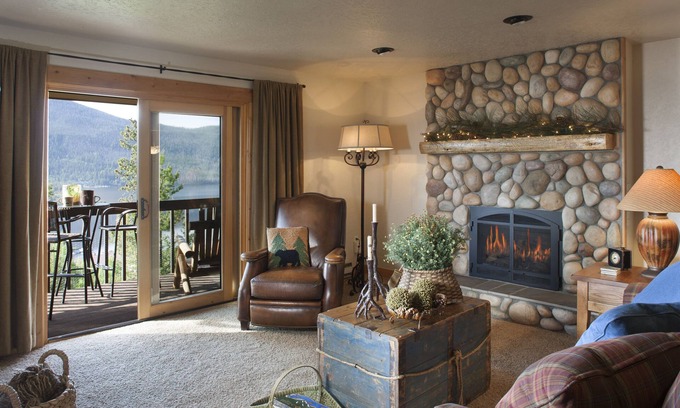 Grand Lake Condo | Luxury Lakeview Condo