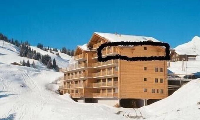 Val d'Illiez Apartment | Luxury large 3 bed Ski in Ski out apartment in Les Crosets, Portes du Soleil