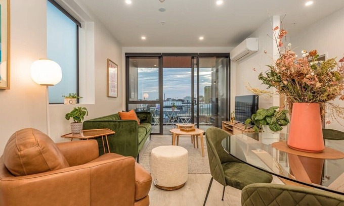 Christchurch City Centre Apartment | Luxury Life Galore - Sleeps 4