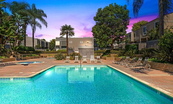 Santa Ana House | Luxury Living - Close to Disney/Beaches