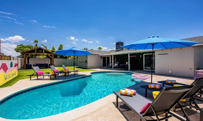 Papago Parkway House | Luxury living in Old Town Scottsdale - Heated pool, fire pit, early check-in!