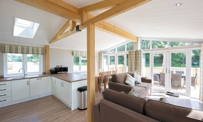 Diss Ski Chalet | Luxury lodge with one double with en suite shower and two twin.