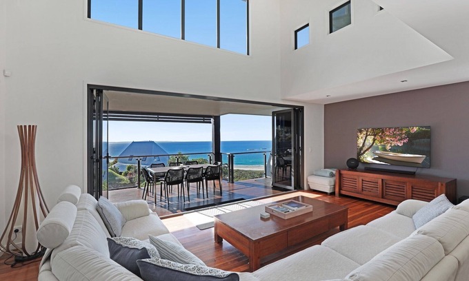 Point Lookout House | Luxury, magnificent views, space and swimming pool