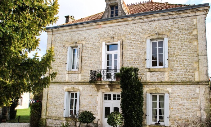 Coulonges House | Luxury Maison Maitre near Angouleme with Pool, 8 People