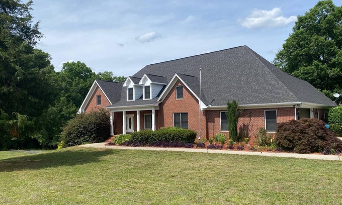 McDonough House | Luxury Mansion Experience – A Retreat of Elegance & Comfort in McDonough, GA