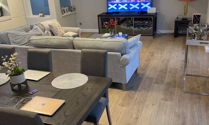 Shepherd's Bush House | Luxury Mews House in Great Location