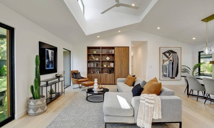 Barton Hills House | Luxury mid-century modern-inspired home