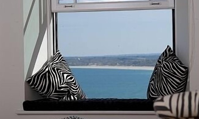 Carbis Bay Apartment | Luxury Modern Apartment Perfect For Relaxing Breaks Any Time Of Year