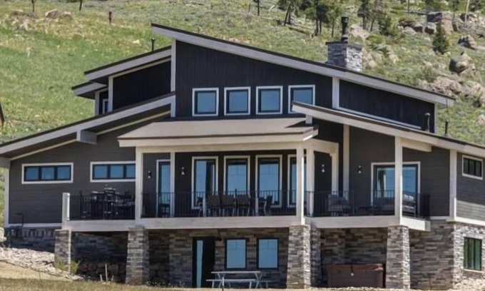 Granby House | Luxury Modern Mountain Retreat - Close to Skiing, Mtn. Biking, Golf; Hot Tub