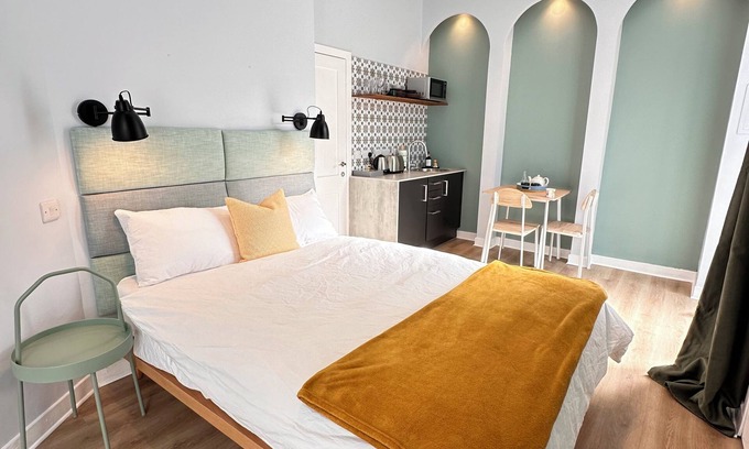 Bonnington Condo | Luxury Modern Studio l Central Edinburgh l Pet Friendly