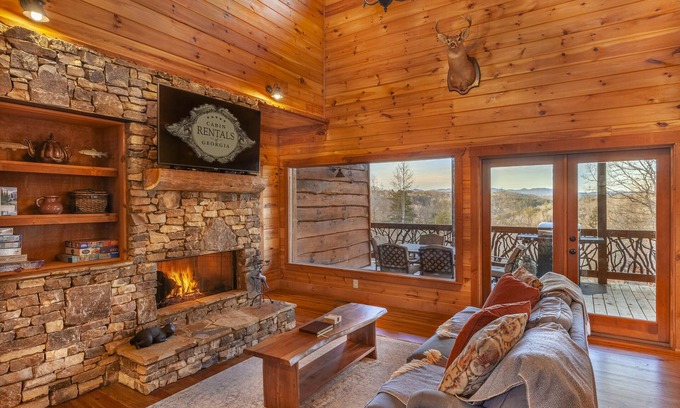 Blue Ridge Cabin | Luxury Mountain View Cabin – 4 Suites, Hot Tub, Shuffleboard