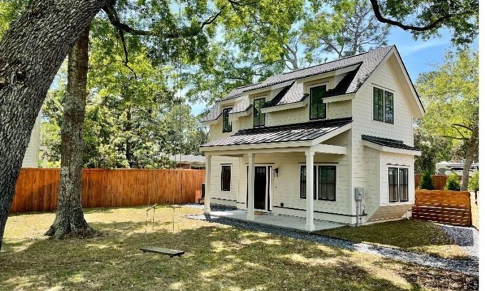 Old Village House | Luxury Mt. Pleasant Retreat: Pool, Oaks & Guest Cottage Near Beach & Downtown