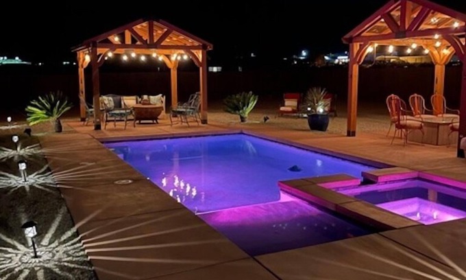 Twentynine Palms House | ★LUXURY NEW SALT WATER POOL★JACUZZI, Mt Views ★