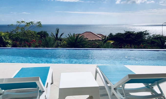 St. Marie Villa | Luxury New Villa Casa-Bella Ocean View, Walk to Private beach, Pool, 8 Guests
