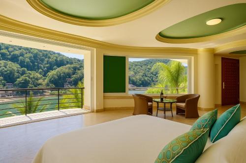 South Shore Hotel Area Hotel | Luxury Ocean Frontage Boutique Suites