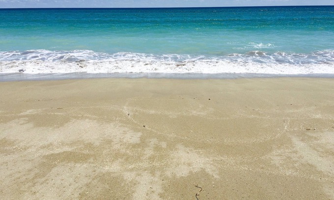 Fort Pierce Condo | Luxury Ocean Village Beach Condo with 5 Star Reviews with Wifi and all Extras