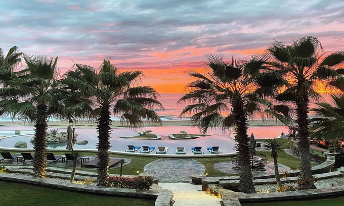 Cerritos Apartment | Luxury Oceanfront Condo on Cerritos Beach