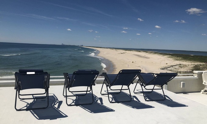 Holgate House | Luxury OCEANFRONT spectacular Ocean, Bay VIEWS