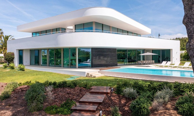 Lagos Villa | Luxury oceanside villa with pool [L]