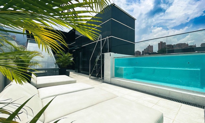 Zona Rosa Apartment | Luxury Penthouse 2 Pools 14-bedroom Parque Lleras Medellín Stunning city views