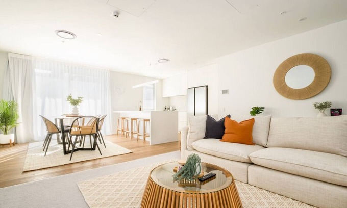 Christchurch City Centre Apartment | Luxury Penthouse in City Private central live