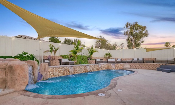 Mount Helix House | Luxury Private Oasis- 2 King Suites - Pool-Spa-Fire Pit-Sauna-Arcades-Playground