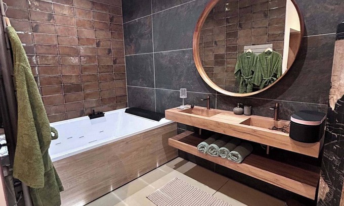 Torreilles Bed & Breakfast | Luxury private suite, the colonial house